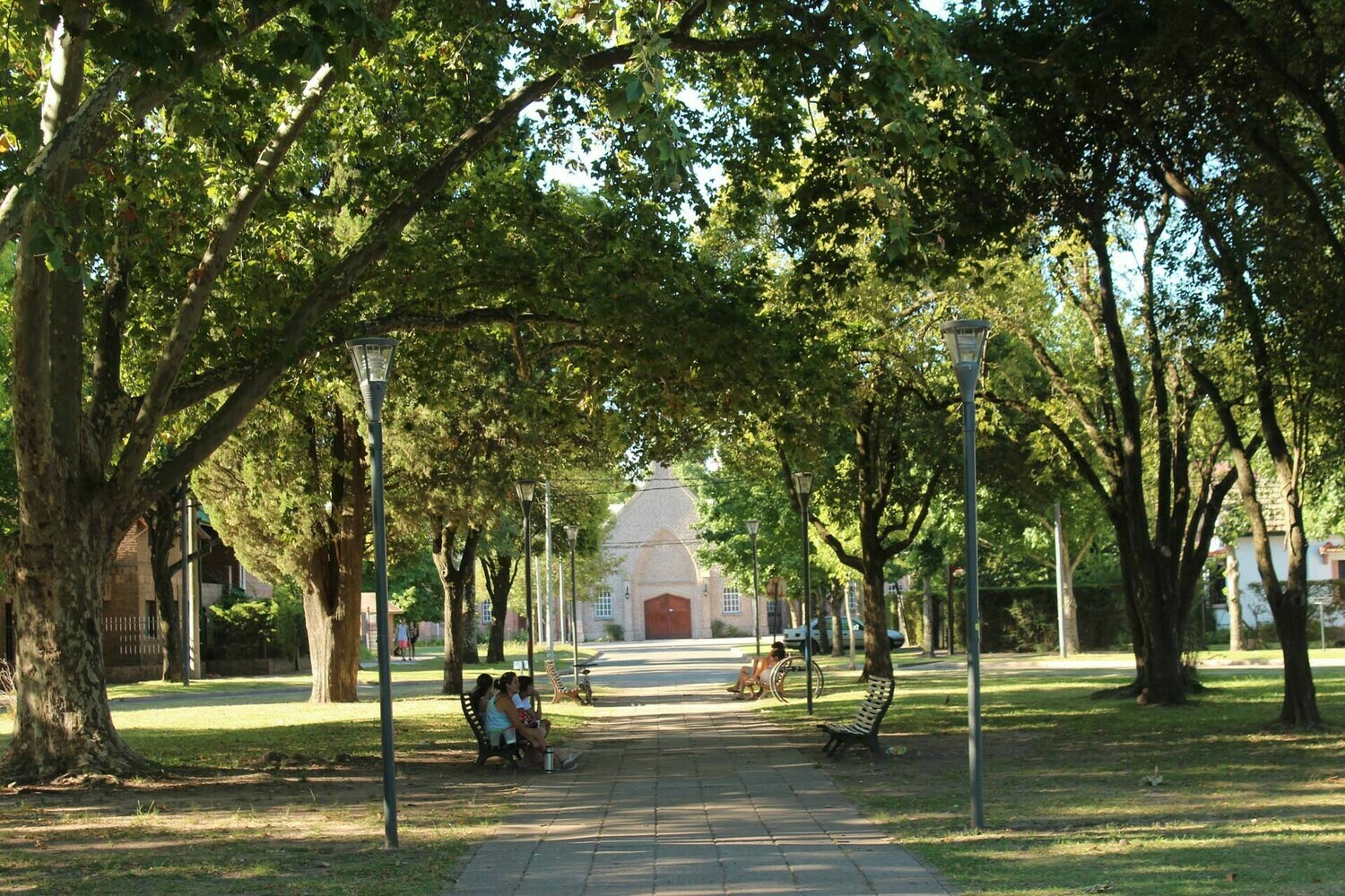 Plaza Vicente López y Planes